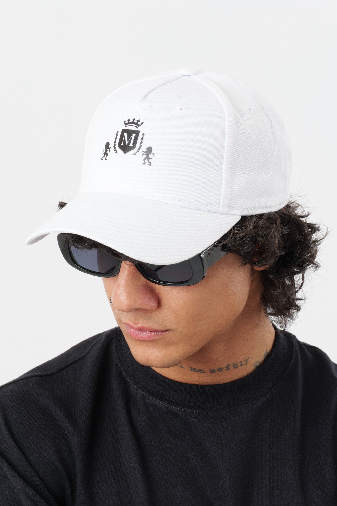 Casquette Blanche avec Logo Noir