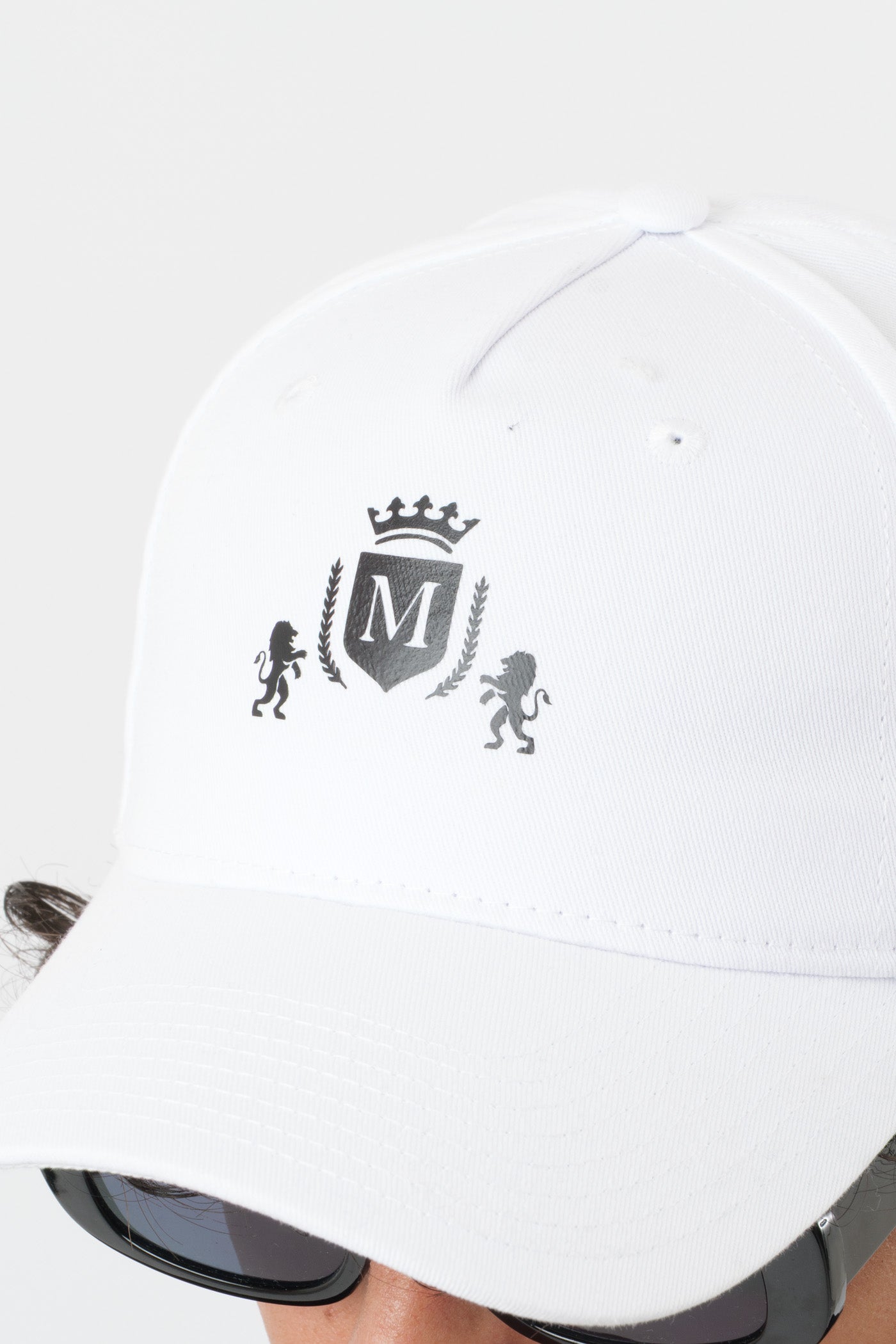 Casquette Blanche avec Logo Noir