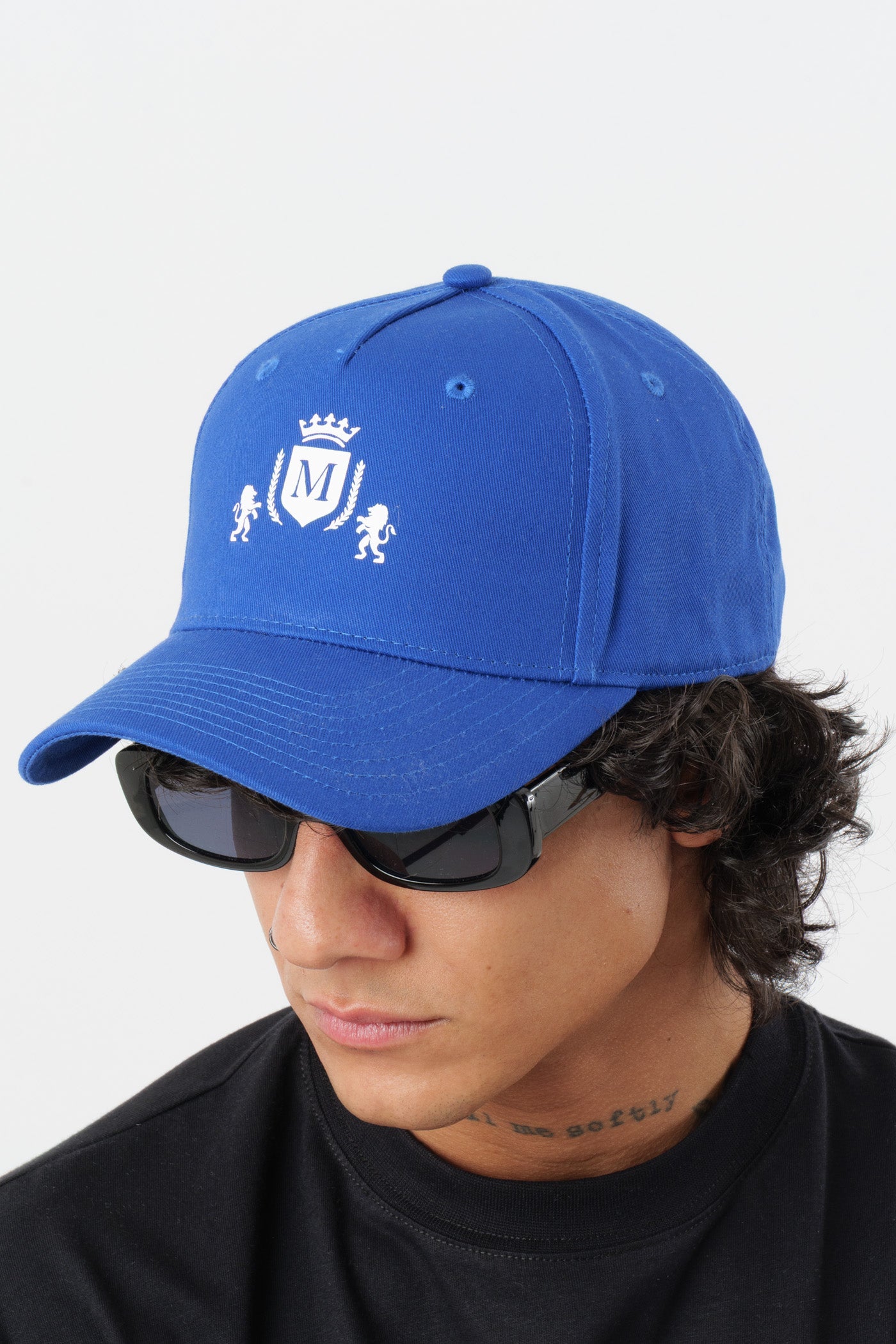 Casquette royal avec logo blanc