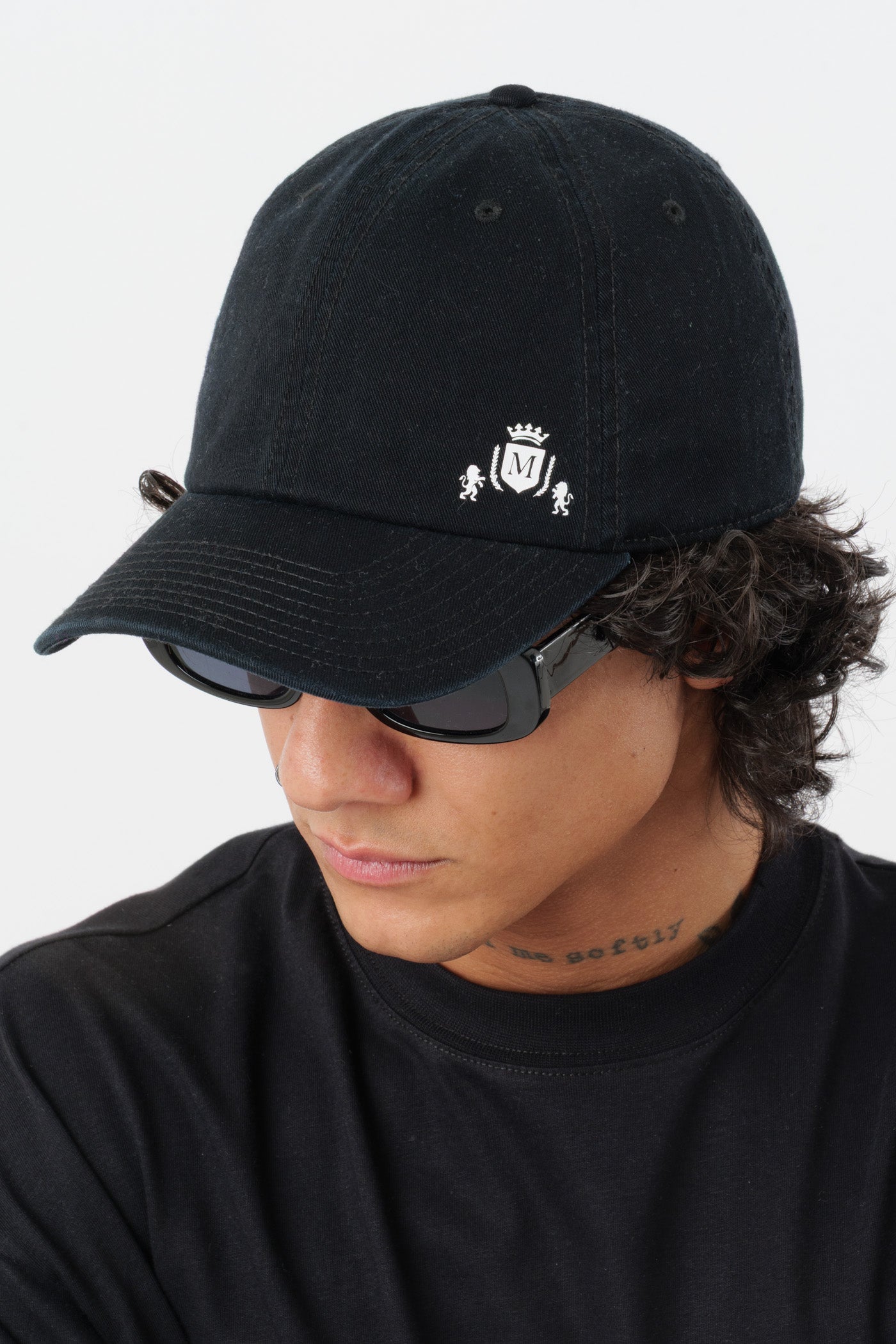 Casquette noire avec mini-logo blanc