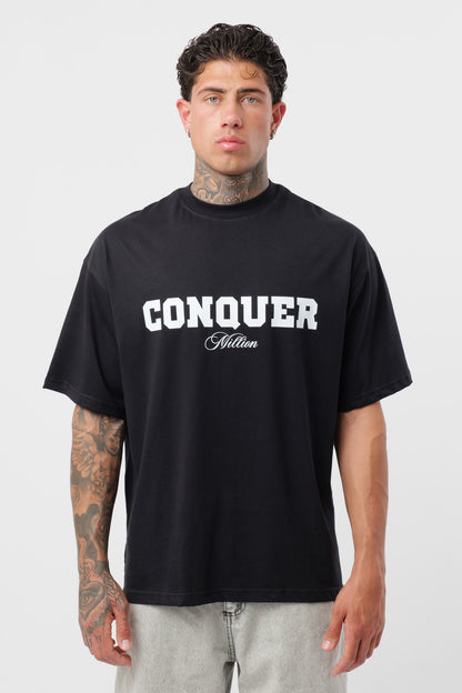 T-shirt Conquer noire