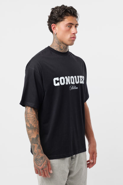 T-shirt Conquer noire