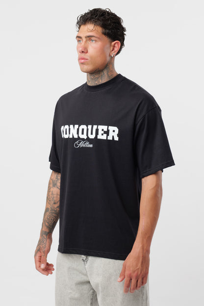 T-shirt Conquer noire